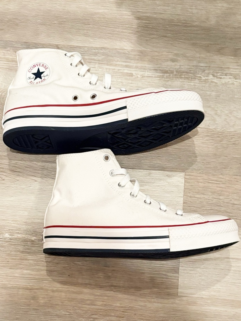 BRAND NEW CONVERSE SNEAKERS HI TOPS